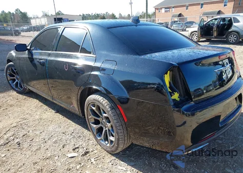 2015 Chrysler 300 300S z USA, uszkodzony, nr VIN 2C3CCABG0FH853608